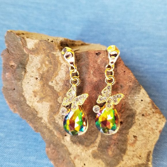 🦋Butterfly & Iridescent Rhinestone Earrings - NWOT🦋 - Picture 3 of 3